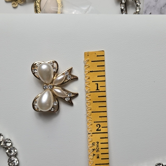 Elegant Rhinestone / Fuax Pearl Bow Brooch Bundle - Picture 11 of 17
